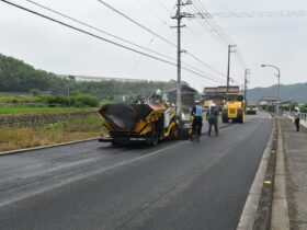 西道維第１２１号　県道観音寺池田線　道路維持修繕工事（舗装工）